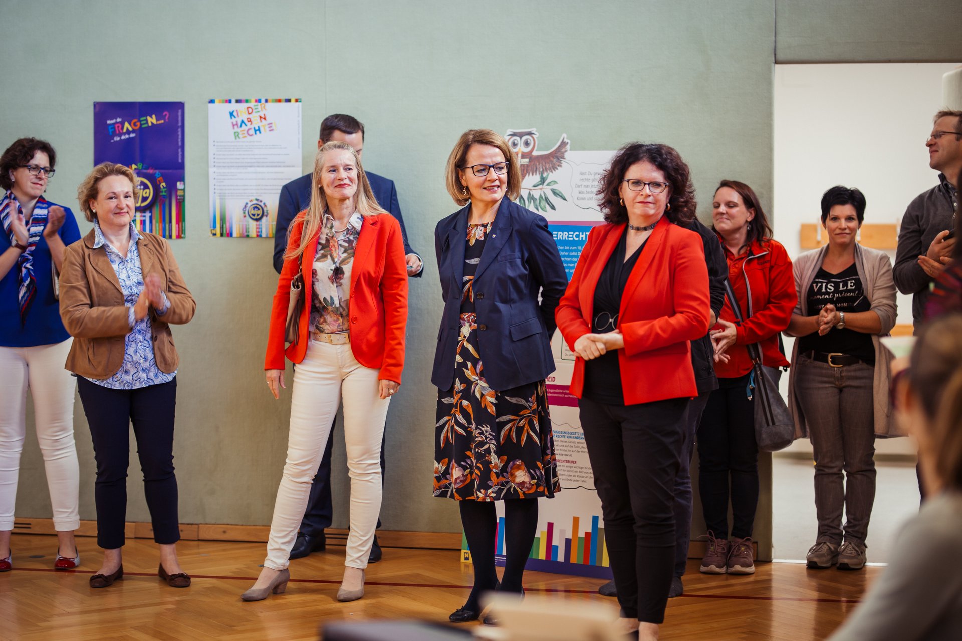 Foto von Ehrengästen bei der Eröffnung der Wanderausstellung
