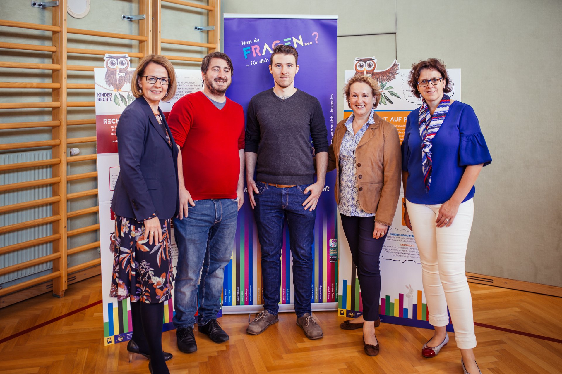 Gruppenfoto mit Landesrätin Teschl-Hofmeister und Ehrengästen